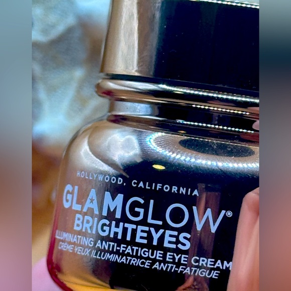 Glam glow bright eyes illuminating anti fatigue eye cream - Picture 1 of 8